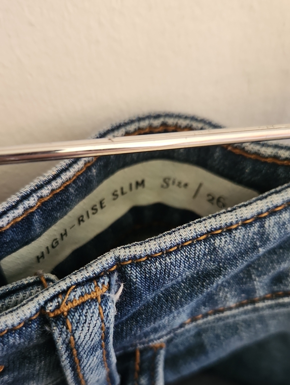 Anthropologie Pilcro & The Letterpress High-Rise Slim Bermuda Shortd Raw Hem 26 - Picture 3 of 7